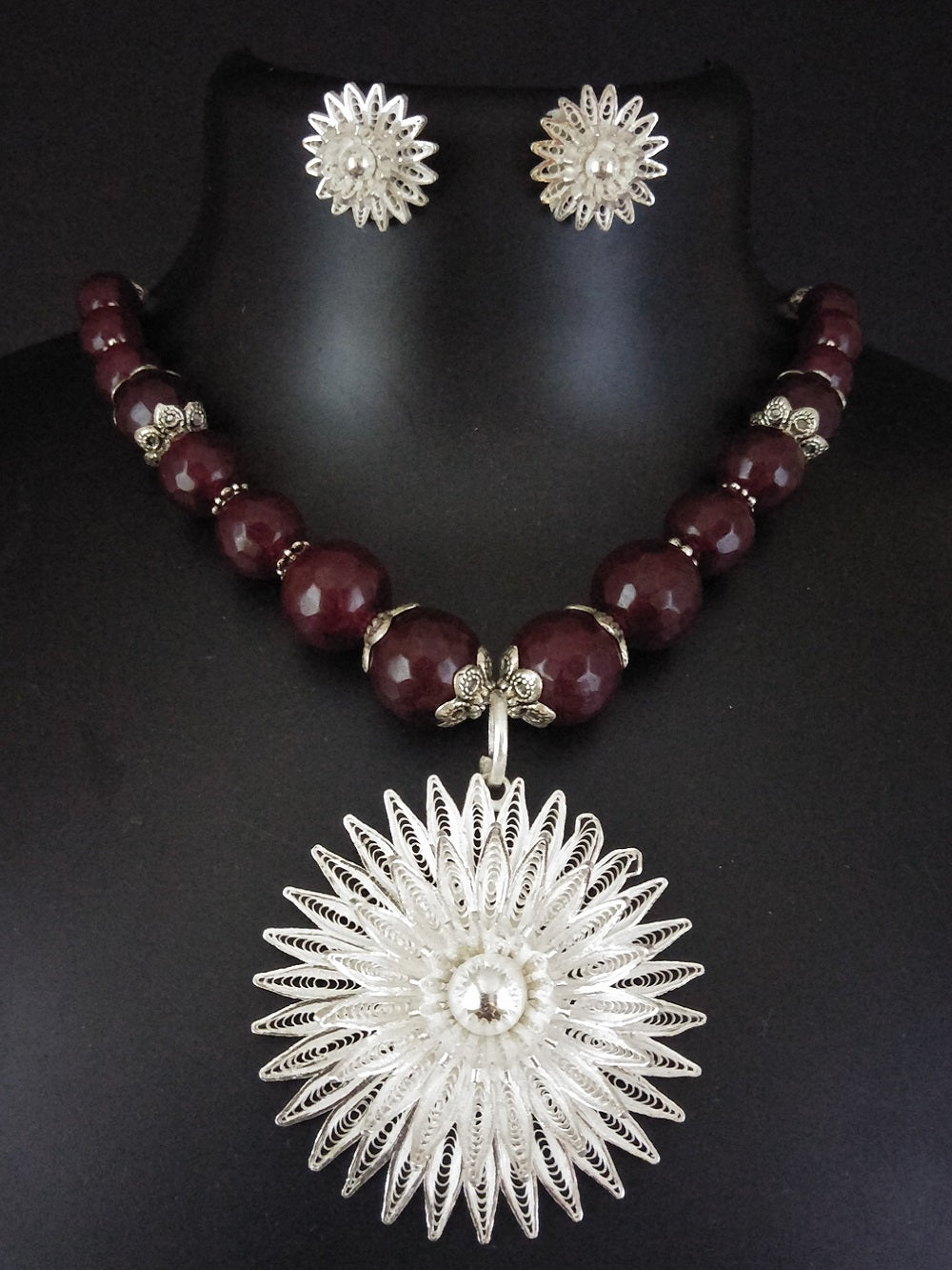 Beads necklace online