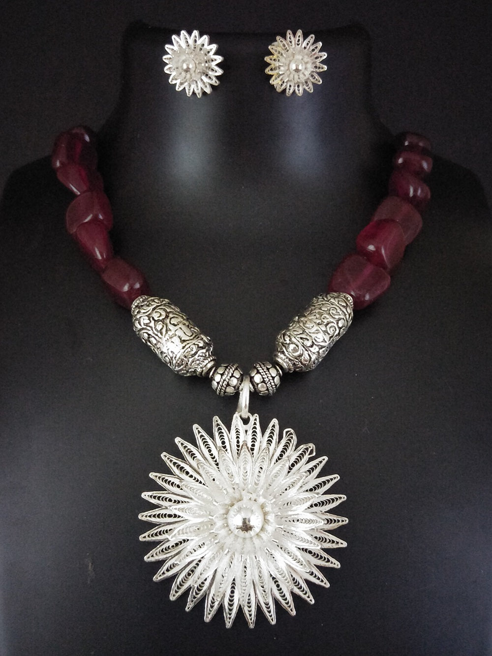 Beads necklaces online