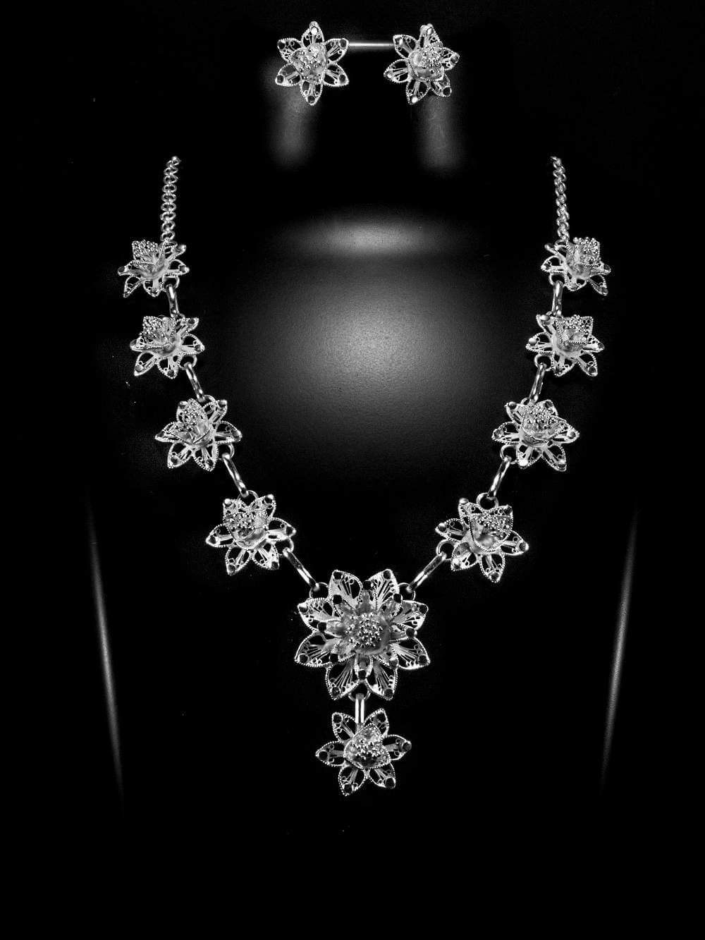 Silver Necklace set