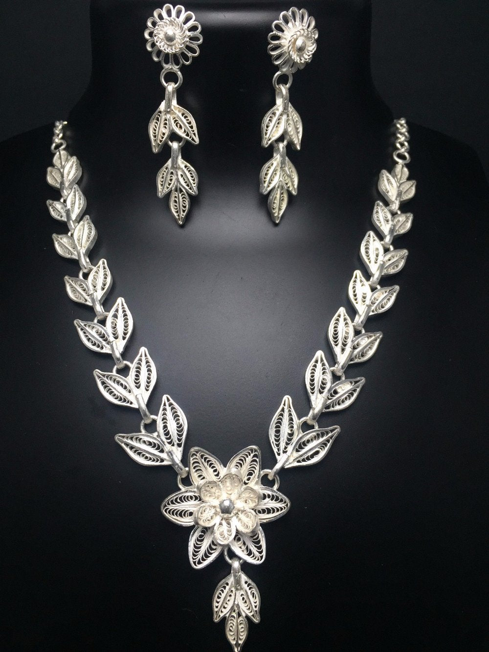 Silver Necklace set