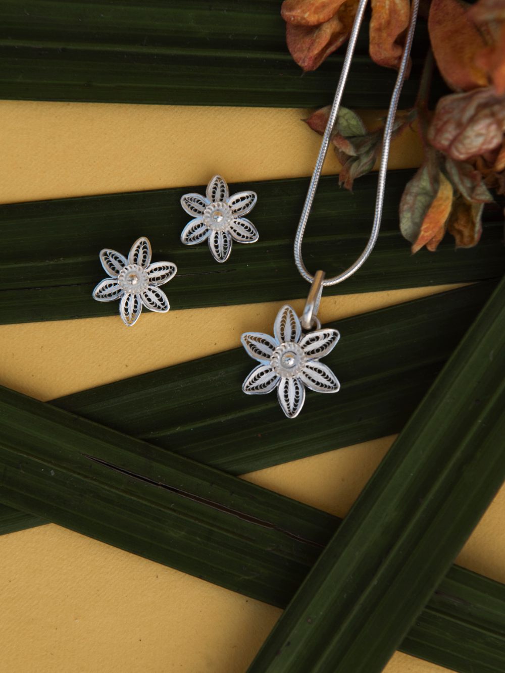 Silver Filigree Pendants online for women | handmade with filigree