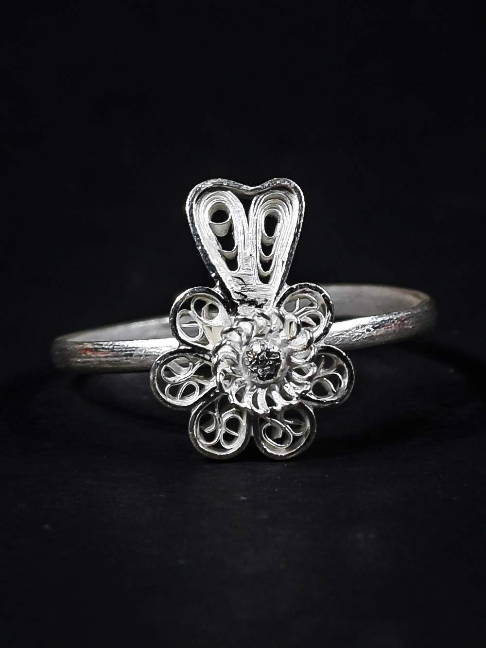 Silver women ring