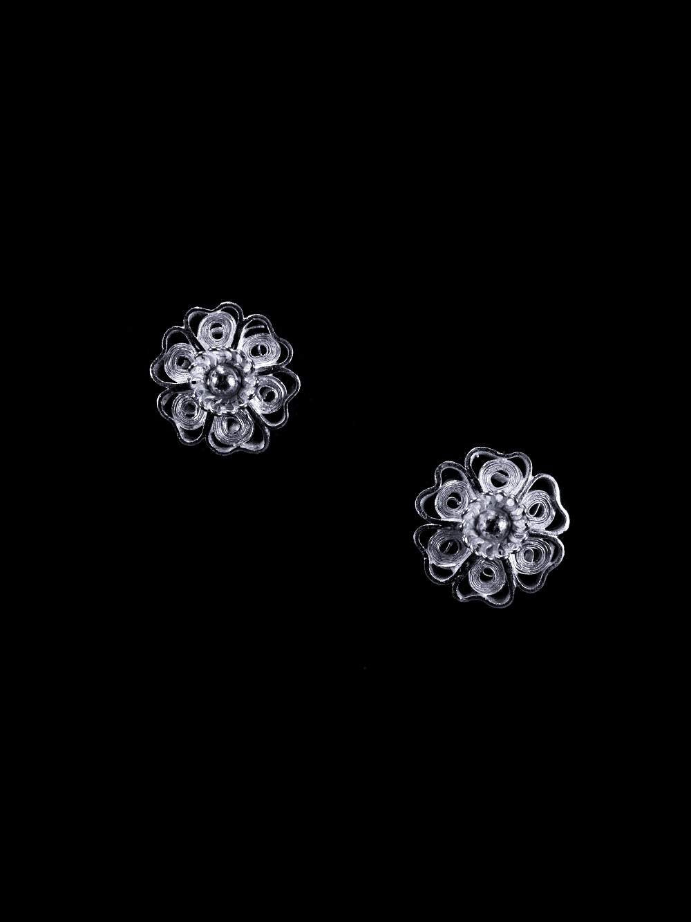 Studs Online