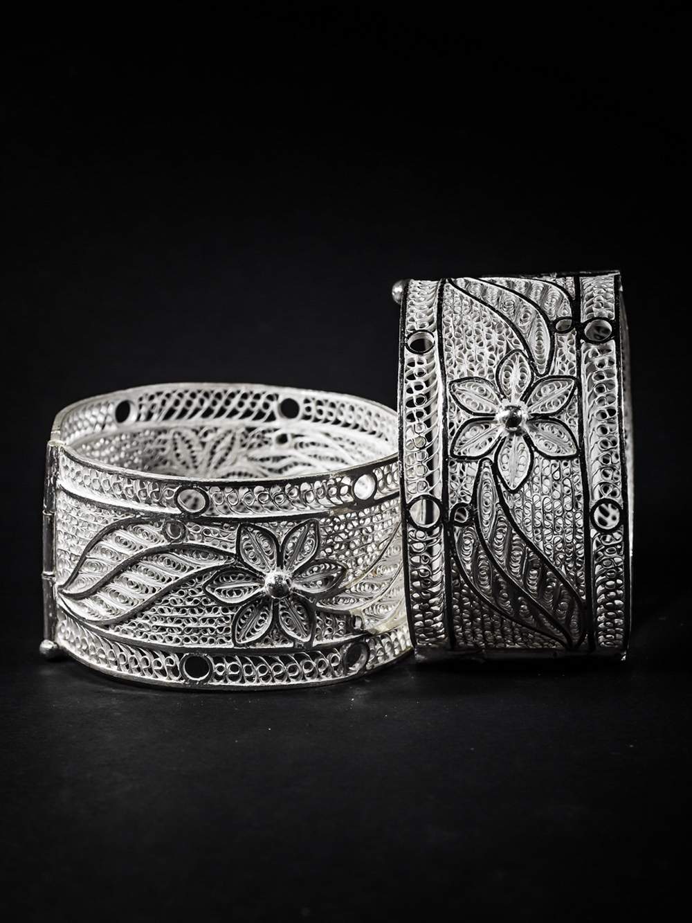 アクセサリー JONA THAN DAY CONTEMPORARY BANGLE JONA THAN DAY CONTEMPORARY BANGLE
