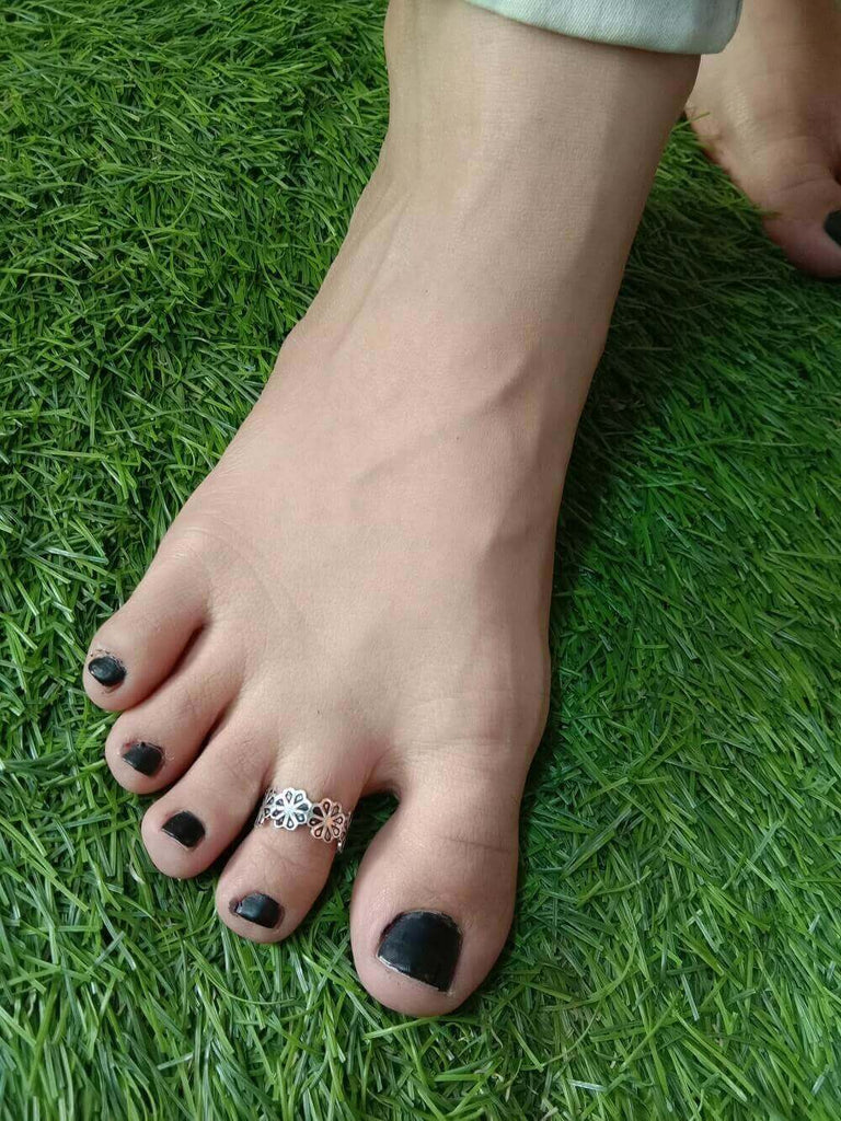 Toe Rings in Silver Oxidised Silver Toe Rings by SilverLinings