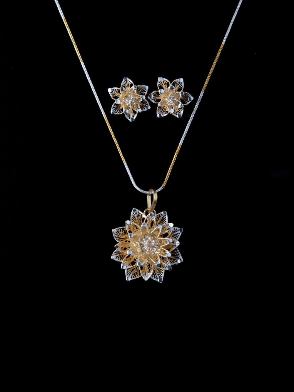 Silver Filigree Pendants online for women | handmade with filigree