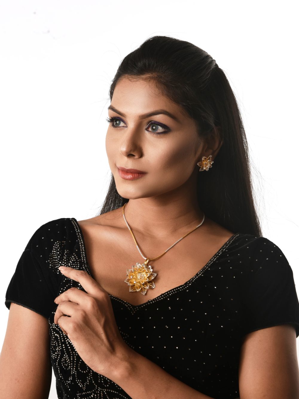 Silver Filigree Pendants online for women | handmade with filigree