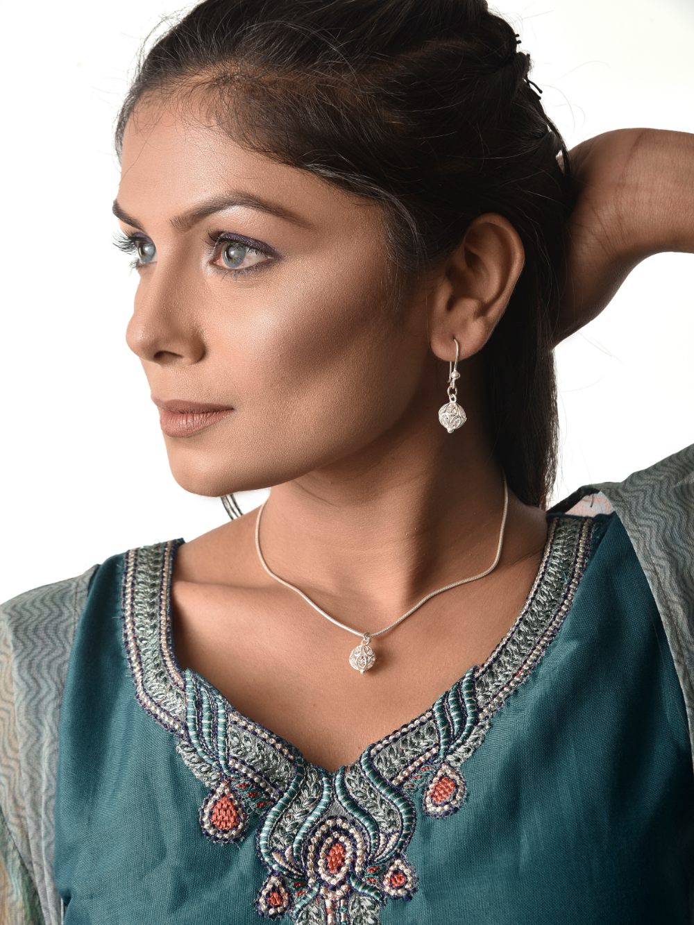 Silver Filigree Pendants online for women | handmade with filigree