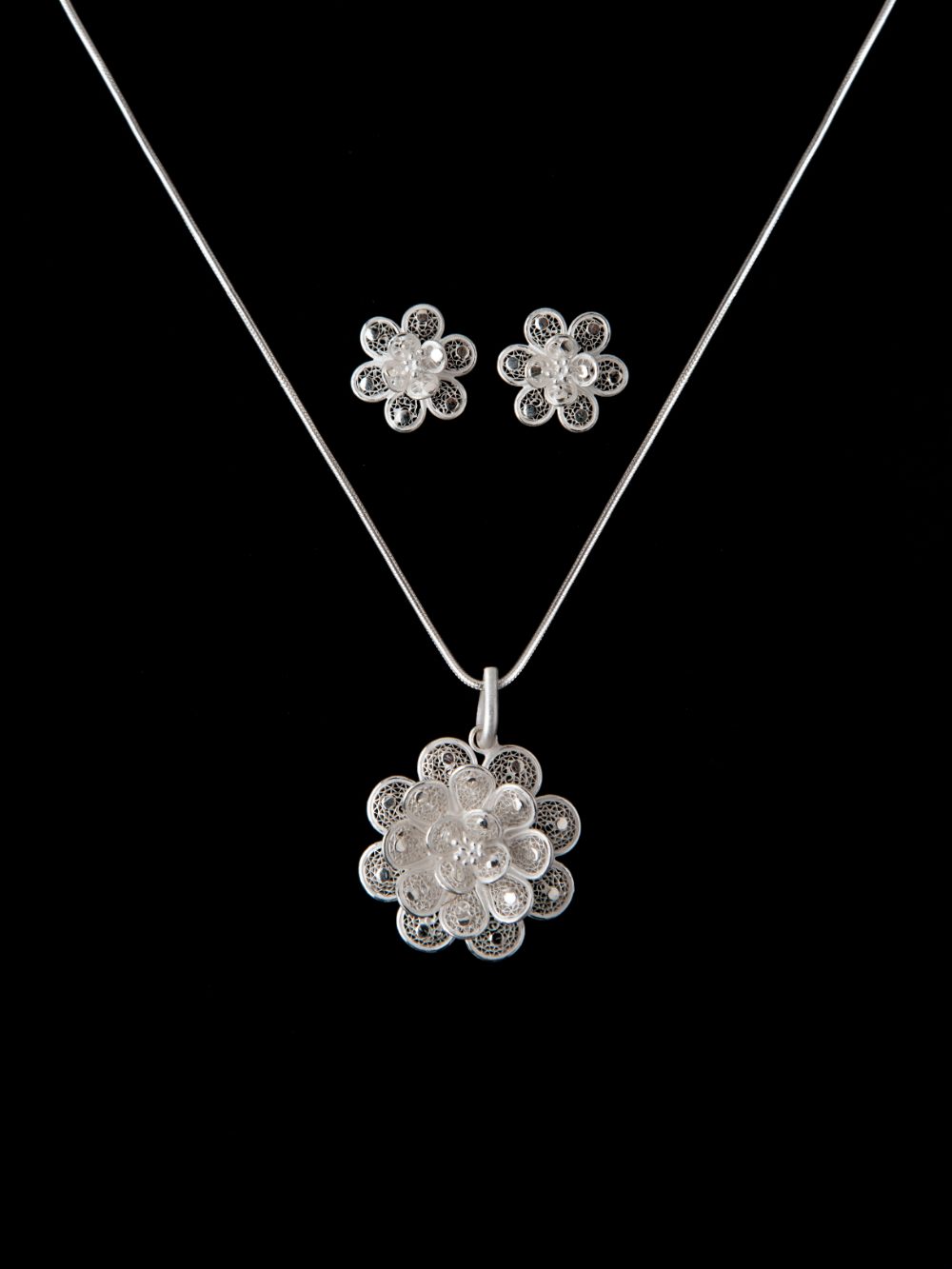 Silver Filigree Pendants online for women | handmade with filigree