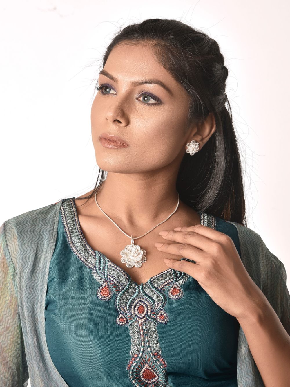 Silver Filigree Pendants online for women | handmade with filigree