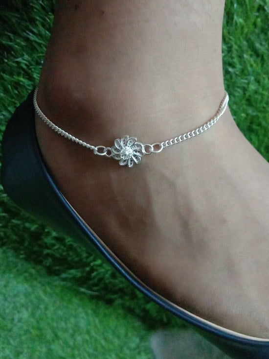 Load image into Gallery viewer, Floral Anklet
