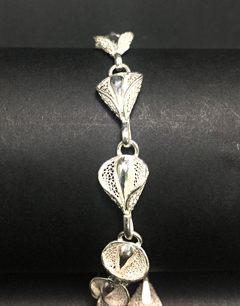 
                      
                        Silver Bracelets online
                      
                    