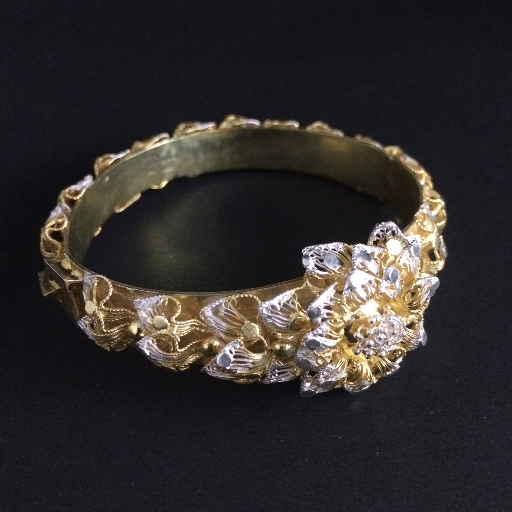 
                      
                        Bangles online     
                      
                    