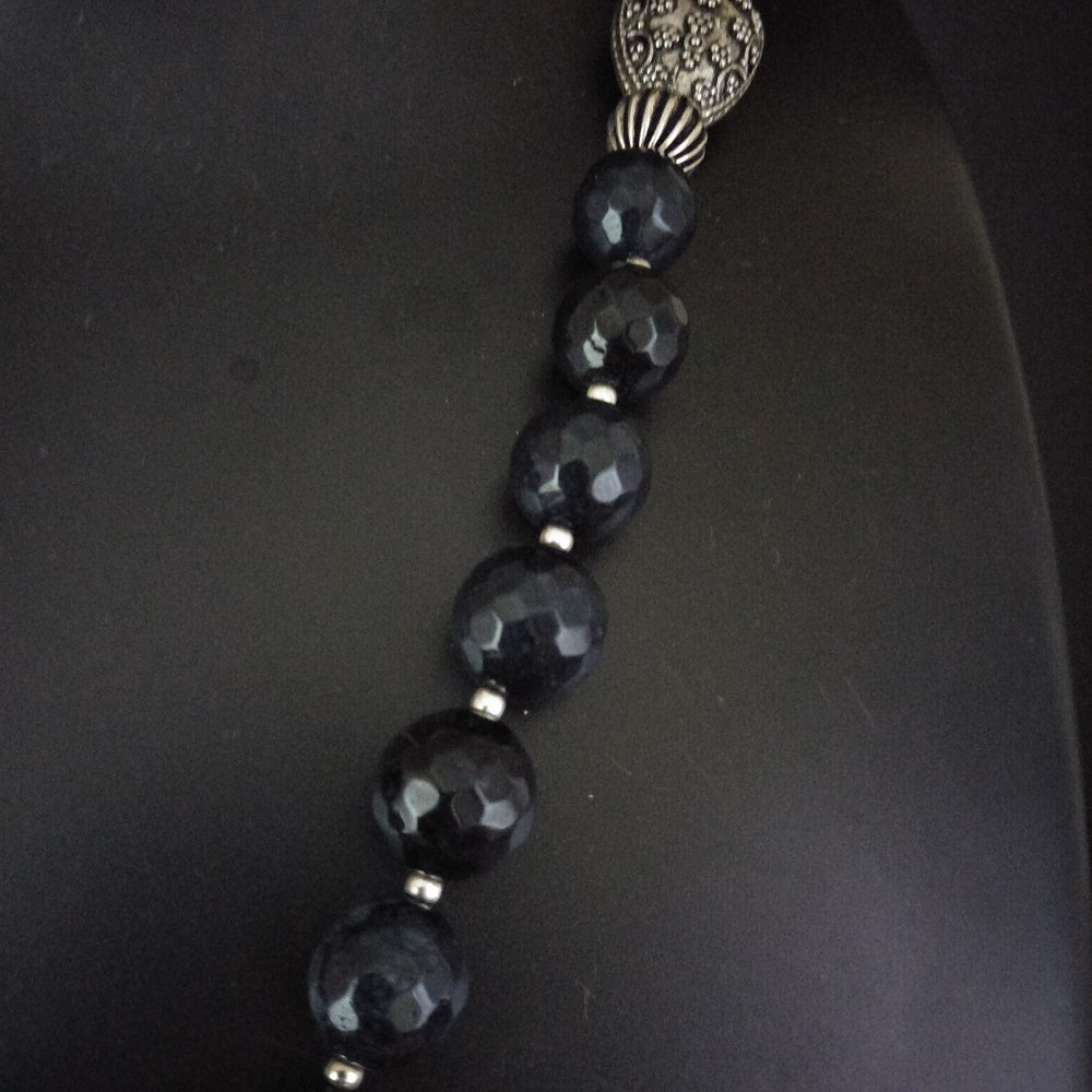 
                      
                        Beads necklace       
                      
                    