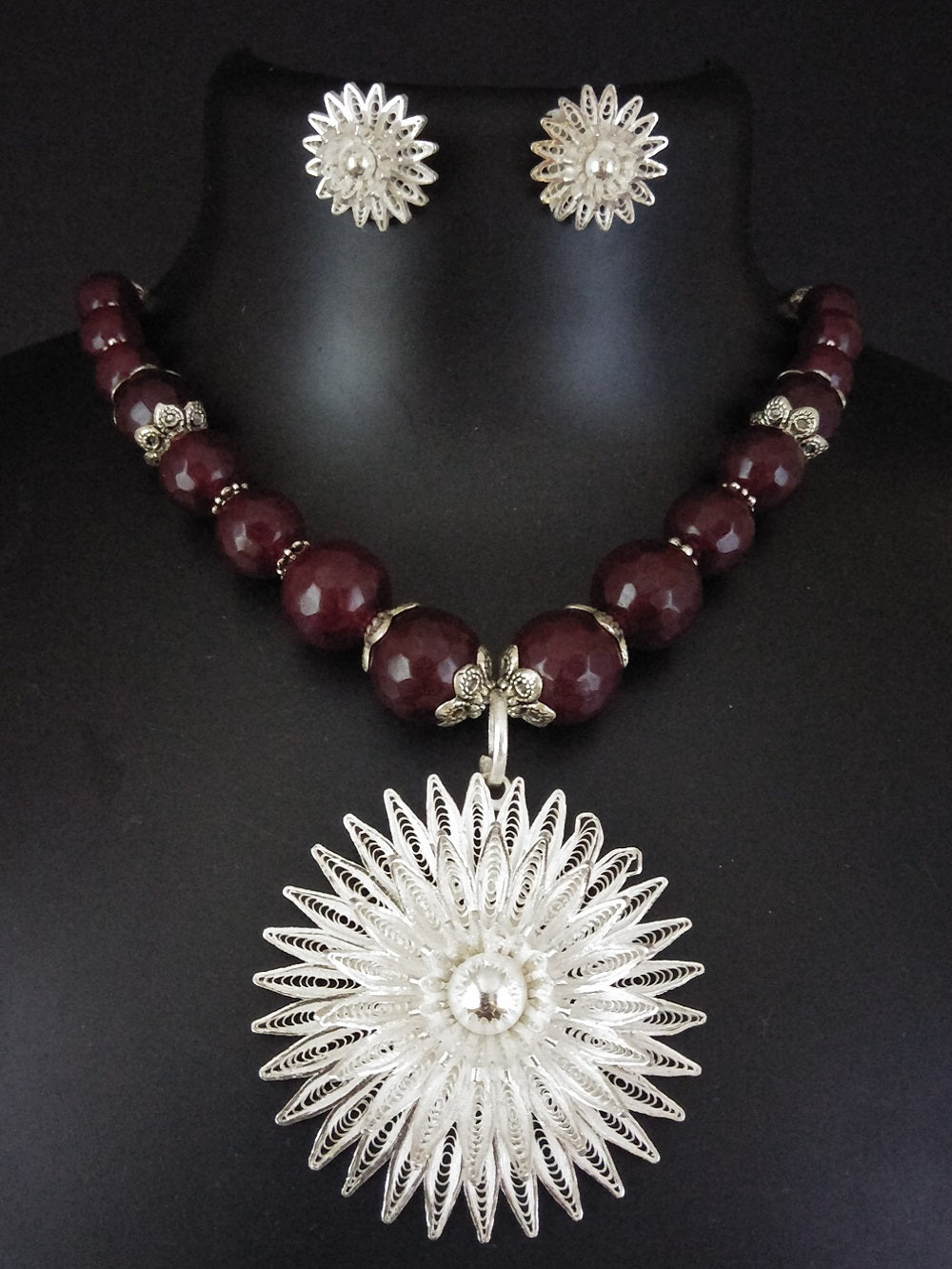 Beads necklace online         