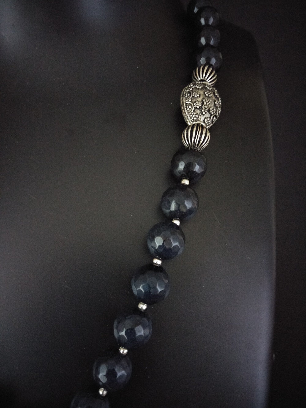 Load image into Gallery viewer, Beads necklaces        
