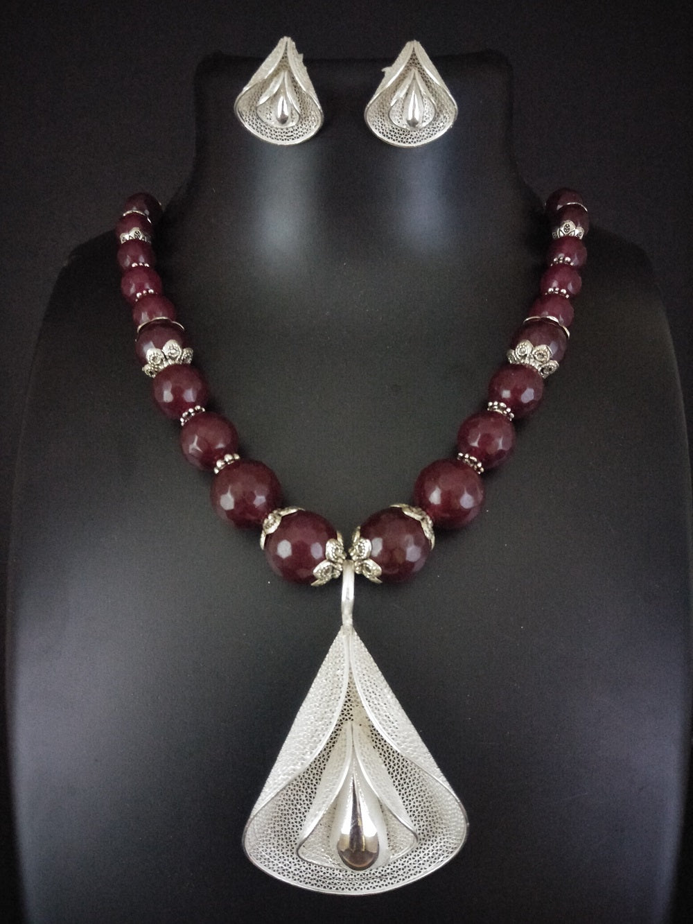 Beads necklaces online       
