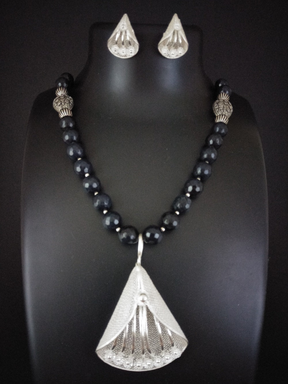 Black Beads Silver Necklace         