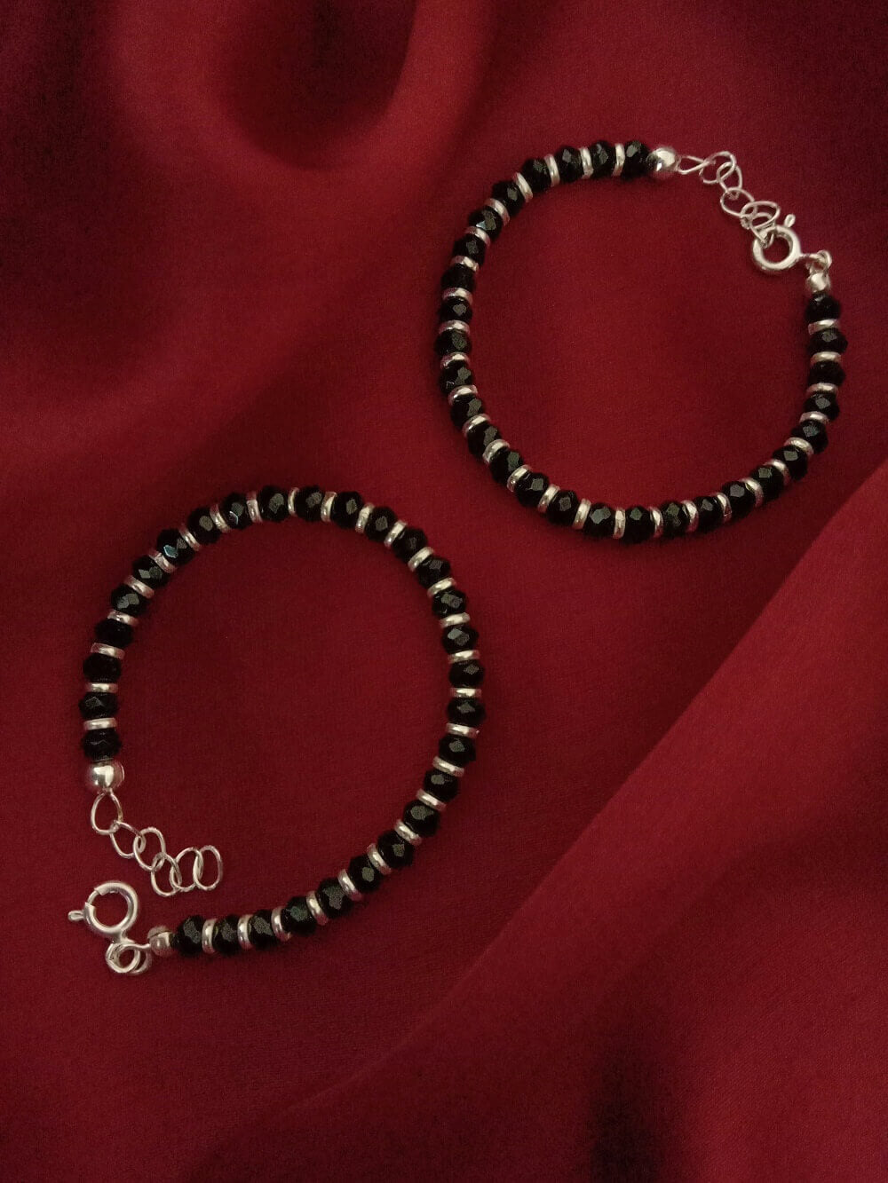 Black bead bracelet for baby BB045