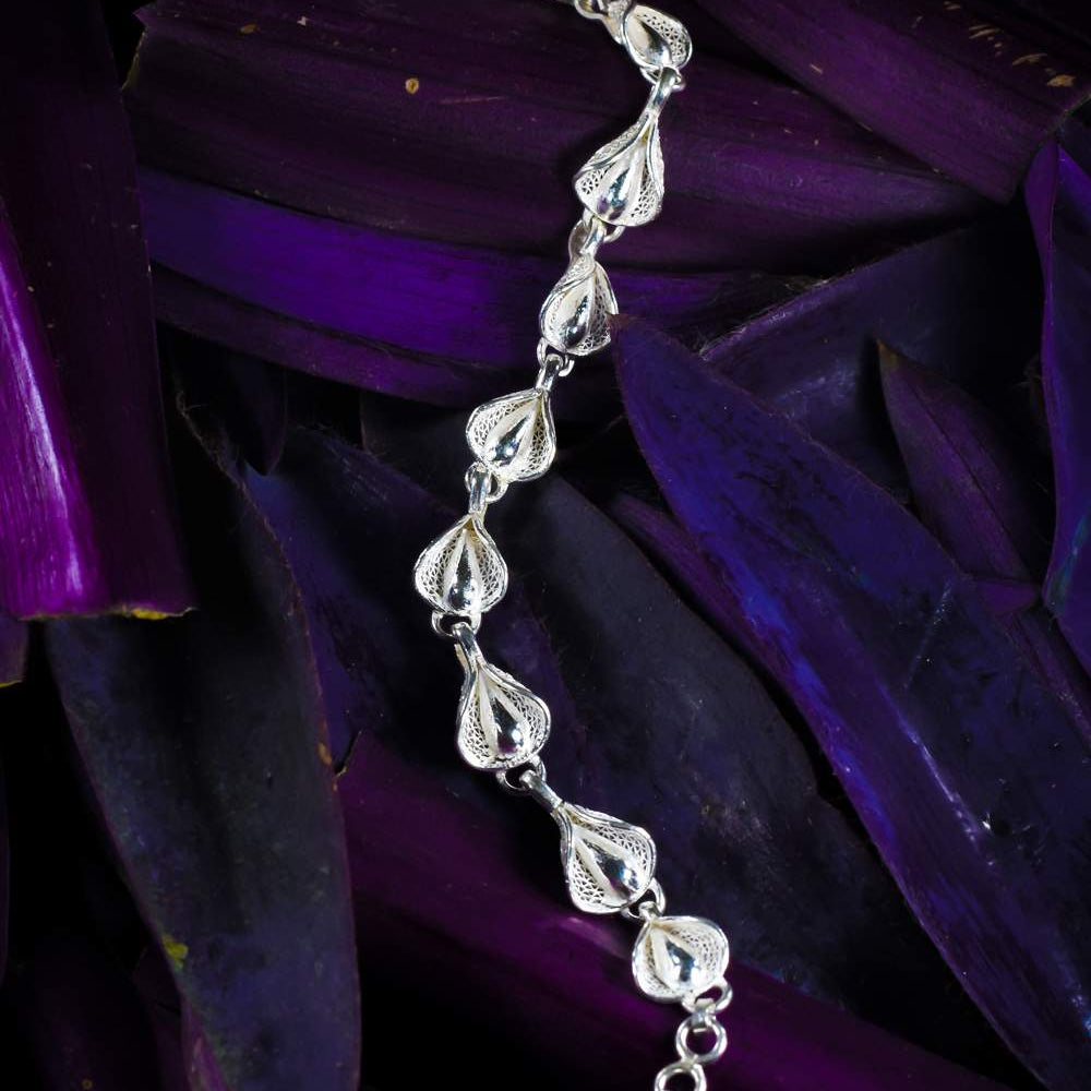 
                      
                        Silver Bracelets online
                      
                    