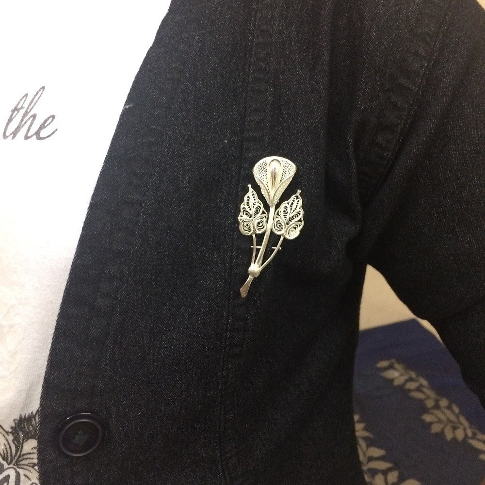 
                      
                        Silver Saree Pin
                      
                    