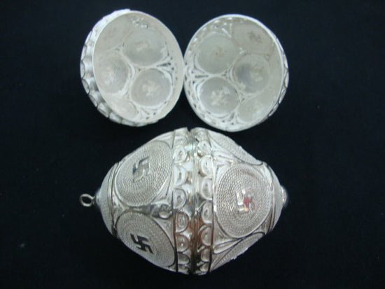 Load image into Gallery viewer, Silver Filigree Puja Cocunut
