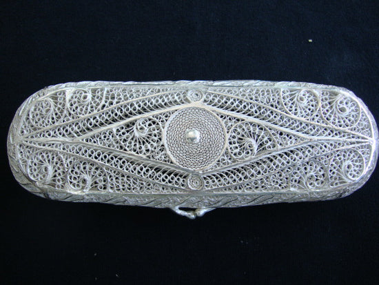 Load image into Gallery viewer, Silver Filigree Spectacle Case
