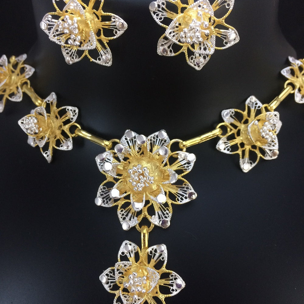 
                      
                        Golden Filigree Necklace Silver Linings       
                      
                    
