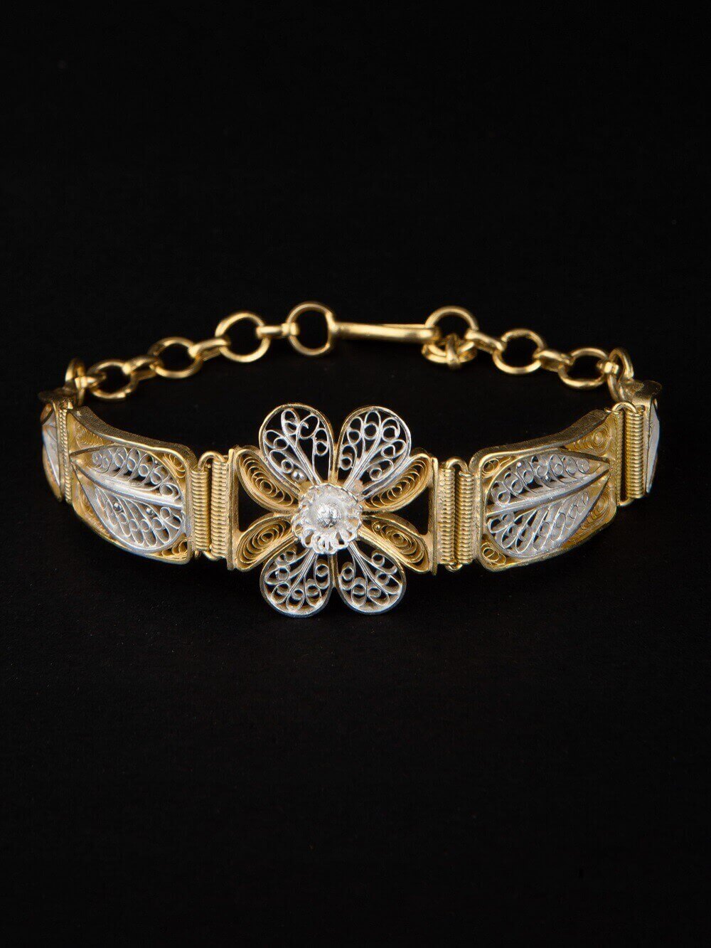 Golden_Rakhi_cum_Bracelet_RAK030_1
