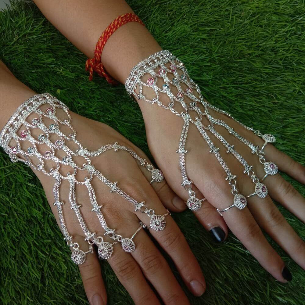
                      
                        Haath Phool Bridal
                      
                    