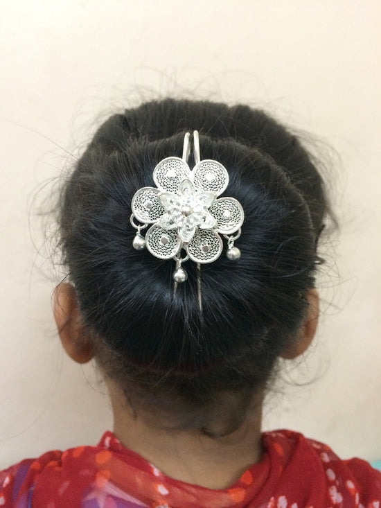Load image into Gallery viewer, Hair accessories in Silver       
