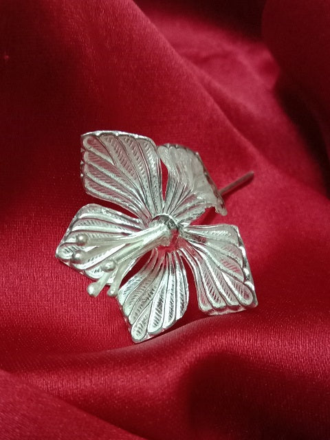 
                      
                        Silver Jaswand Flower
                      
                    