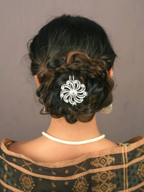 Load image into Gallery viewer, Floral Bun Pin
