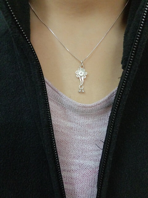 
                      
                        Silver Pendant Designer
                      
                    