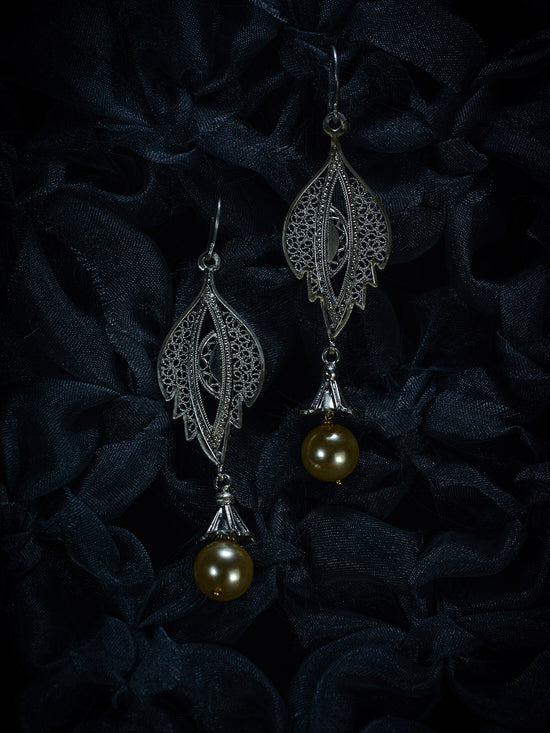 Leafy Pearl Earrings and Pendant Set
