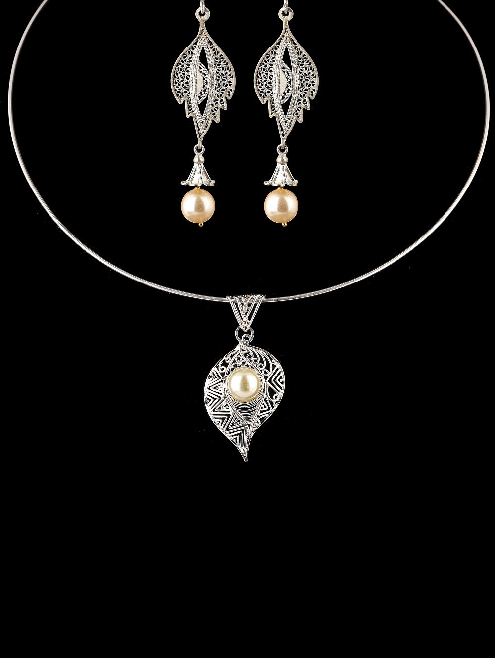 Leafy Pearl Earrings and Pendant Set