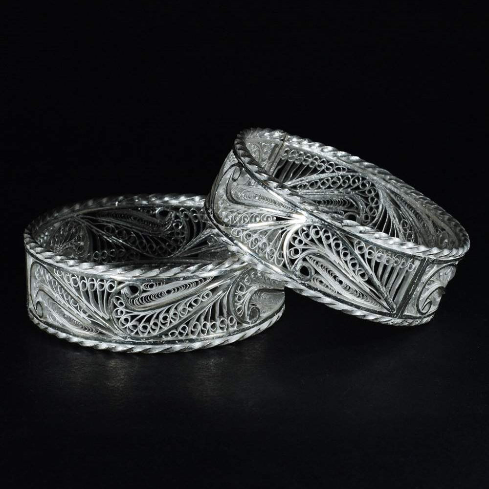 
                      
                        Mehendi Bangles       
                      
                    