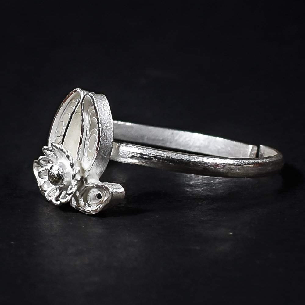 Miniature ladies Ring