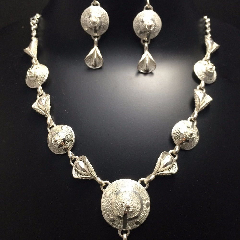 
                      
                        Silver Filigree Necklace Set NS038 - SilverLinings.in - 2
                      
                    