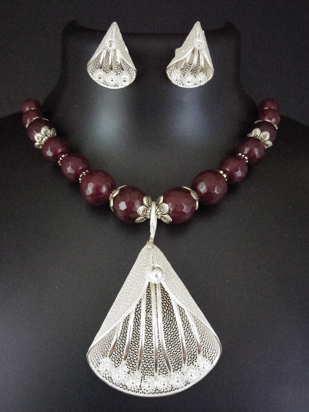 Necklaces online by Silverlinings      
