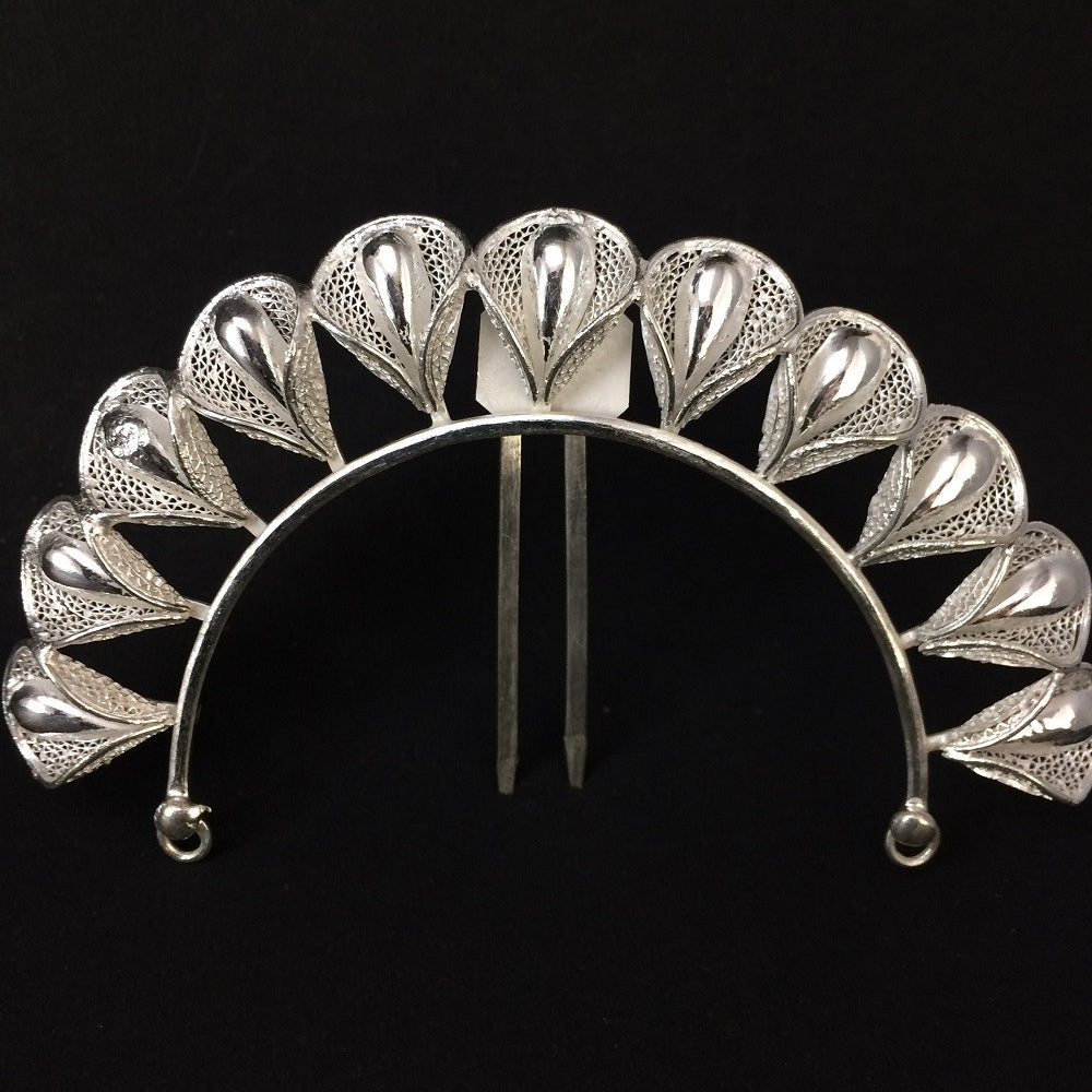 
                      
                        Silver hair accessories
                      
                    