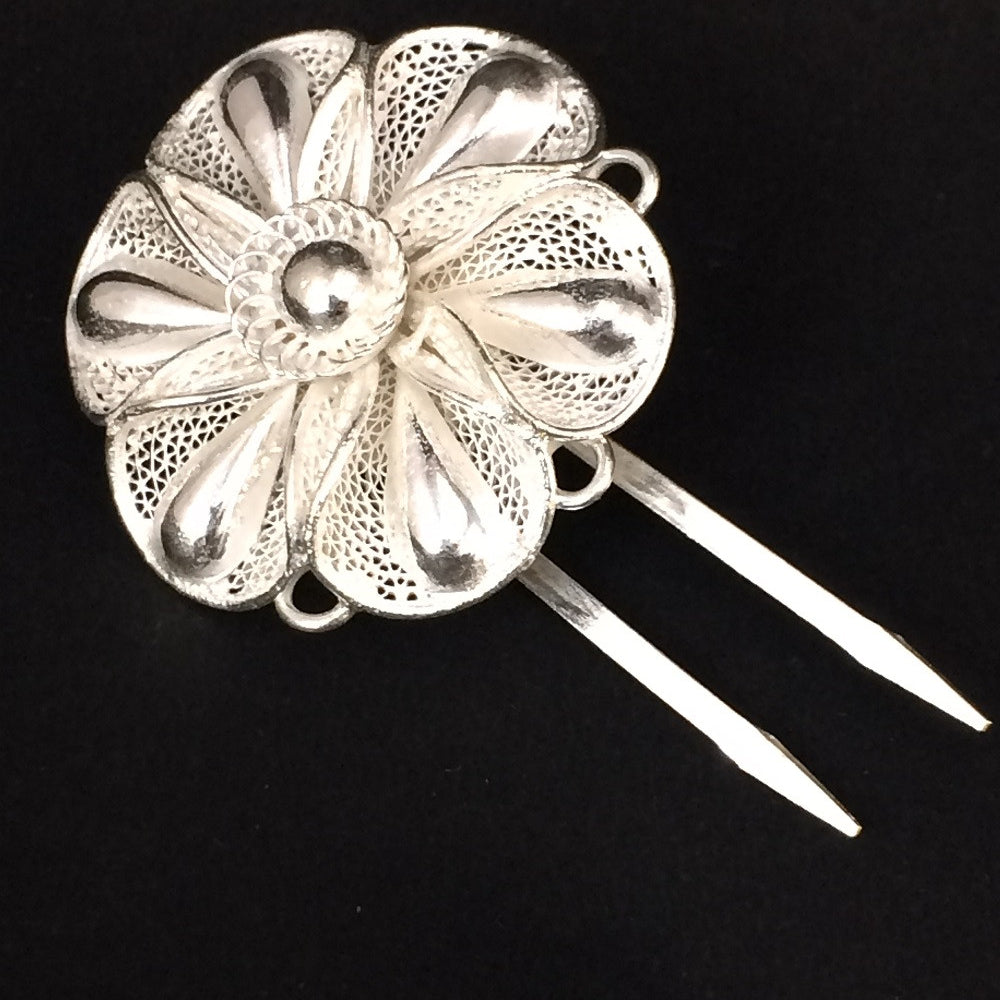 
                      
                        Silver hair accessories
                      
                    