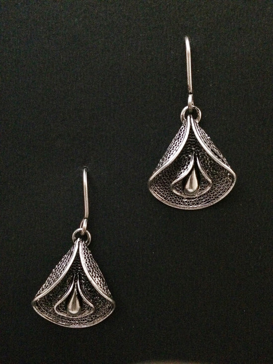 Load image into Gallery viewer, Oxidised Silver Filigree Earrings       
