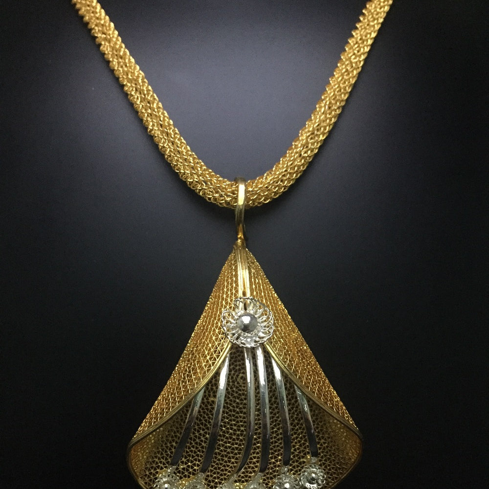 
                      
                        Silver Pendant set
                      
                    