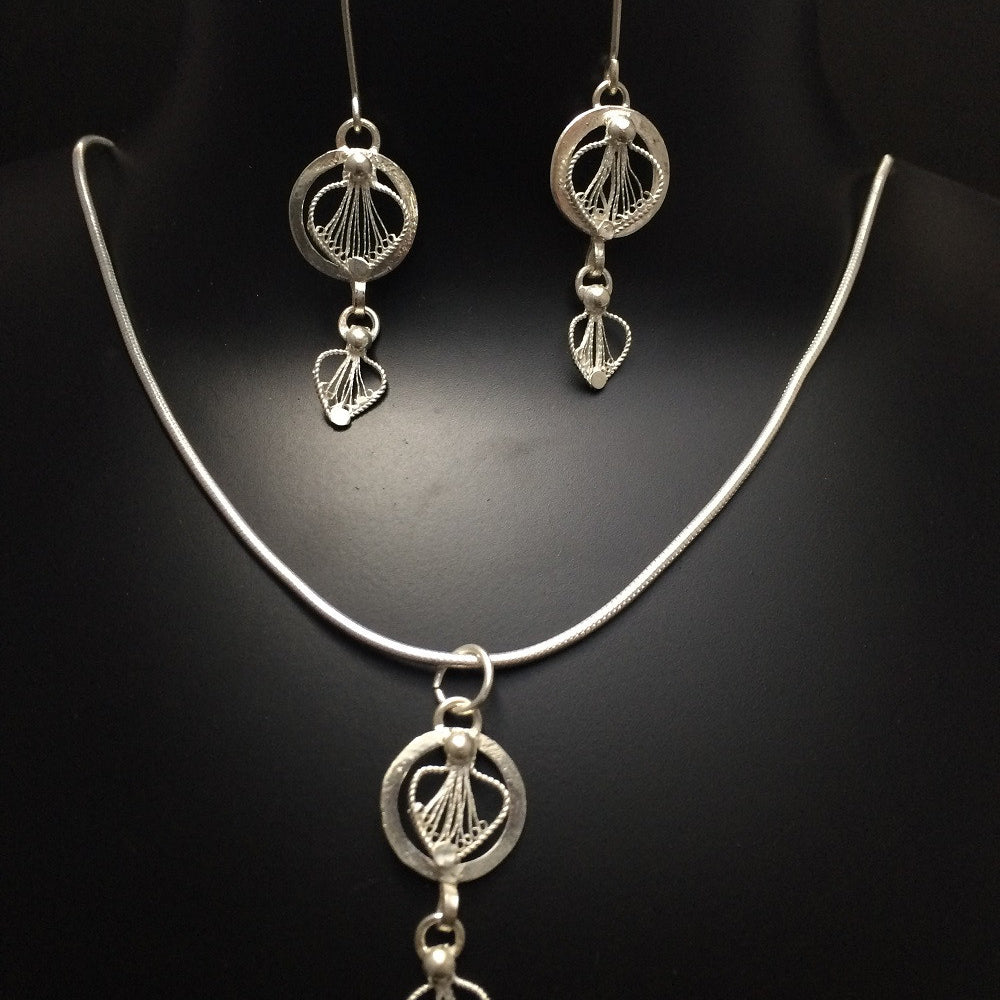 
                      
                        Silver Pendant set
                      
                    