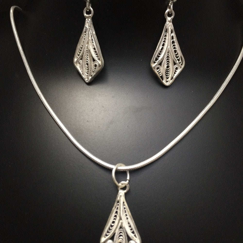 
                      
                        Silver Pendant set
                      
                    