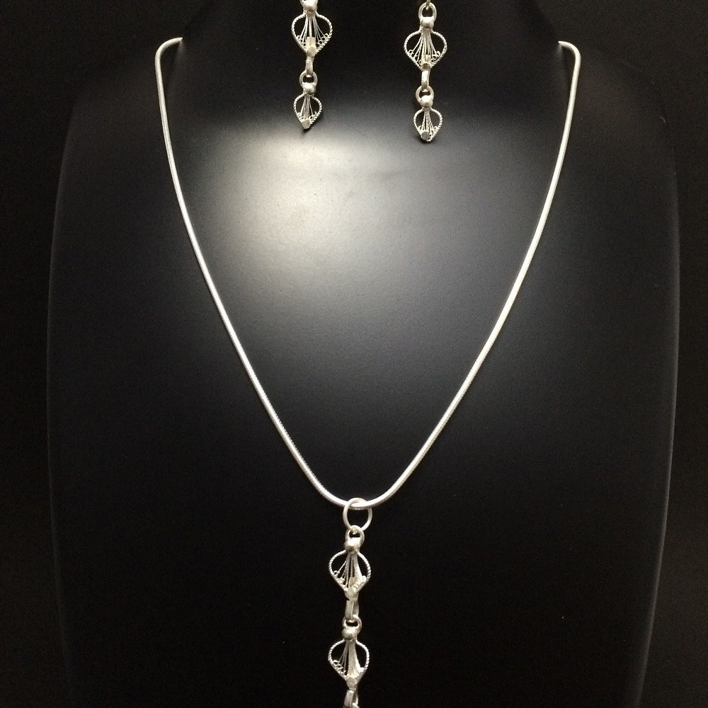 
                      
                        Silver Pendant set
                      
                    