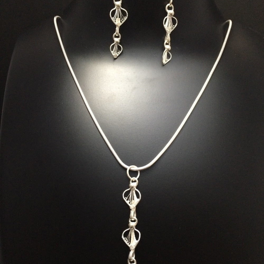 
                      
                        Silver Pendant set
                      
                    