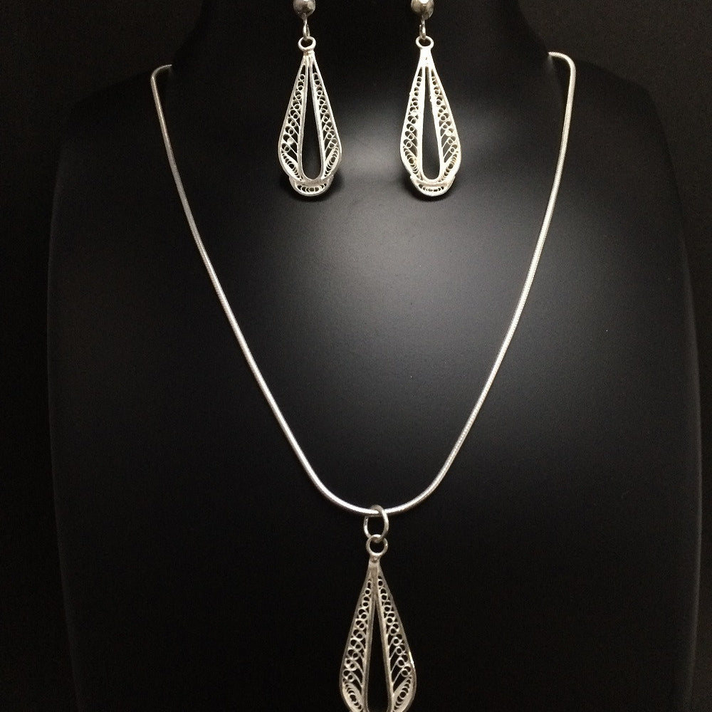 
                      
                        Silver Pendant sets
                      
                    