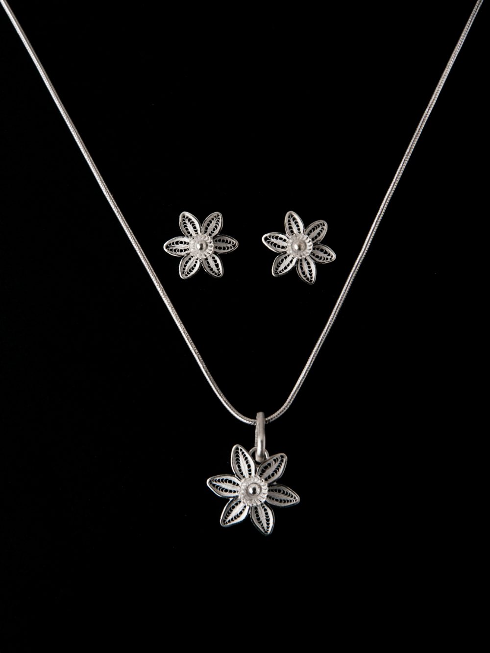 Silver Filigree Pendants online for women | handmade with filigree